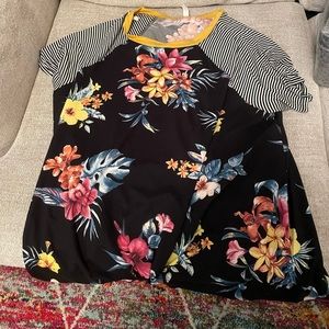 Chic soul soft blouse. Stripes and flowers.